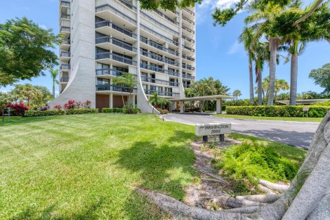 Condominio en venta en West Palm Beach, Florida, 2 dormitorios, 112.04 m2 № 954738 - foto 2