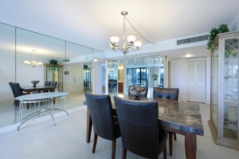 Condominio en venta en West Palm Beach, Florida, 2 dormitorios, 112.04 m2 № 954738 - foto 12