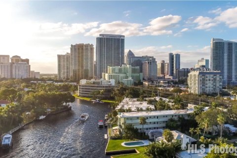 Condo in Fort Lauderdale, Florida, 1 bedroom  № 977039 - photo 3