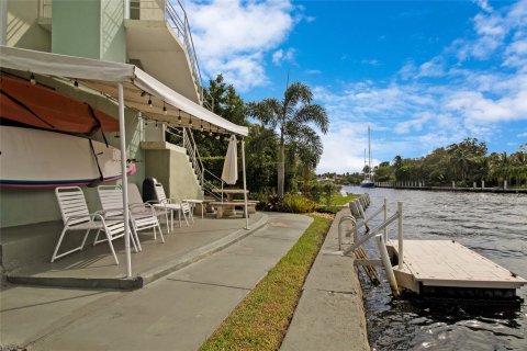 Condo in Fort Lauderdale, Florida, 1 bedroom  № 977039 - photo 13