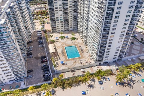 Condominio en venta en Fort Lauderdale, Florida, 1 dormitorio, 101.08 m2 № 1185583 - foto 16