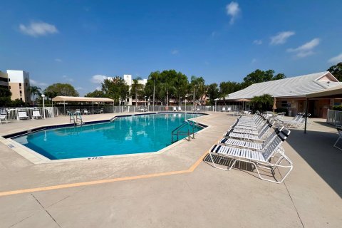 Condo in Sunrise, Florida, 2 bedrooms  № 1185603 - photo 13