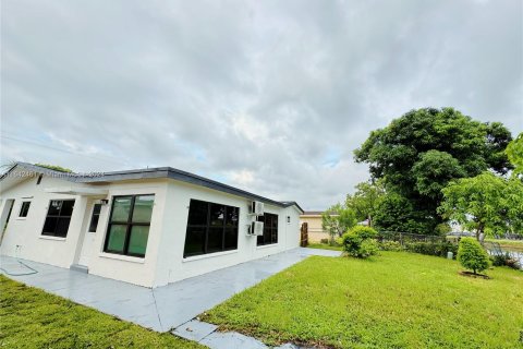 House in Lauderdale Lakes, Florida 3 bedrooms № 1321184 - photo 20