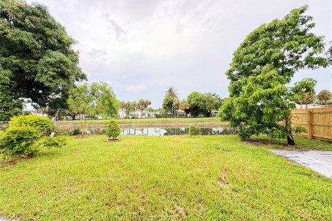 House in Lauderdale Lakes, Florida 3 bedrooms № 1321184 - photo 21