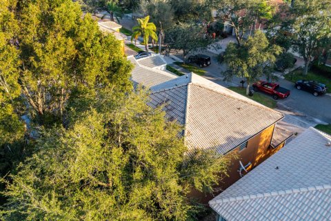 Villa ou maison à vendre à Coconut Creek, Floride: 4 chambres, 205.78 m2 № 718662 - photo 8