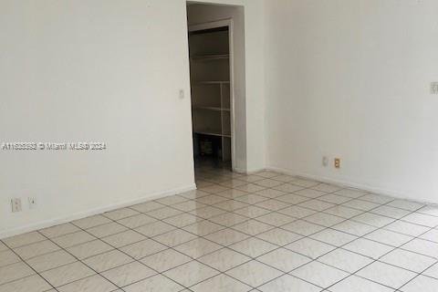 Condo in Pompano Beach, Florida, 2 bedrooms  № 1305048 - photo 4