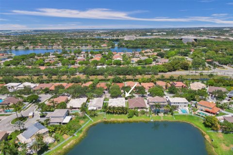 Villa ou maison à vendre à Miramar, Floride: 3 chambres, 193.42 m2 № 1186305 - photo 6