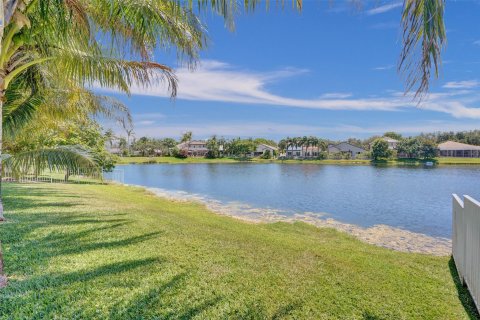 Villa ou maison à vendre à Miramar, Floride: 3 chambres, 193.42 m2 № 1186305 - photo 13