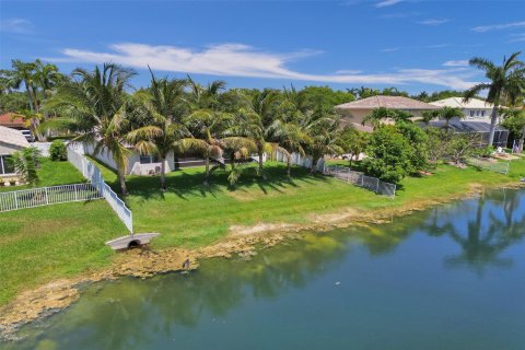 Villa ou maison à vendre à Miramar, Floride: 3 chambres, 193.42 m2 № 1186305 - photo 2