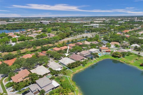 Villa ou maison à vendre à Miramar, Floride: 3 chambres, 193.42 m2 № 1186305 - photo 5