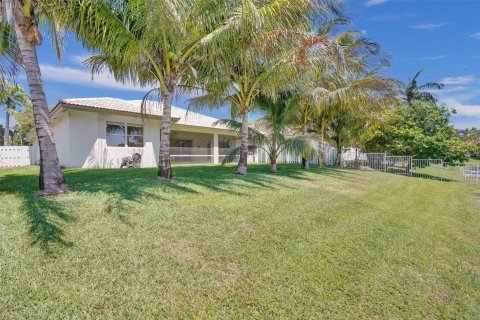 Villa ou maison à vendre à Miramar, Floride: 3 chambres, 193.42 m2 № 1186305 - photo 12