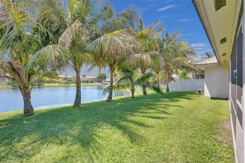 Villa ou maison à vendre à Miramar, Floride: 3 chambres, 193.42 m2 № 1186305 - photo 14