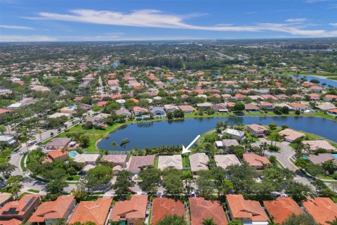 Villa ou maison à vendre à Miramar, Floride: 3 chambres, 193.42 m2 № 1186305 - photo 9