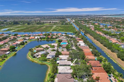 Villa ou maison à vendre à Miramar, Floride: 3 chambres, 193.42 m2 № 1186305 - photo 8