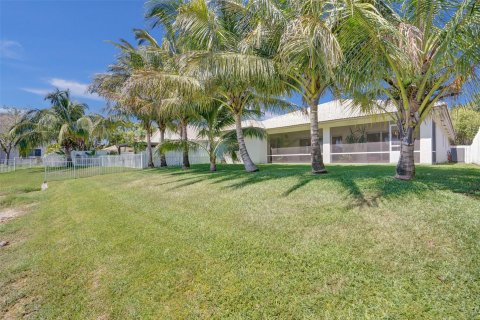 Villa ou maison à vendre à Miramar, Floride: 3 chambres, 193.42 m2 № 1186305 - photo 16