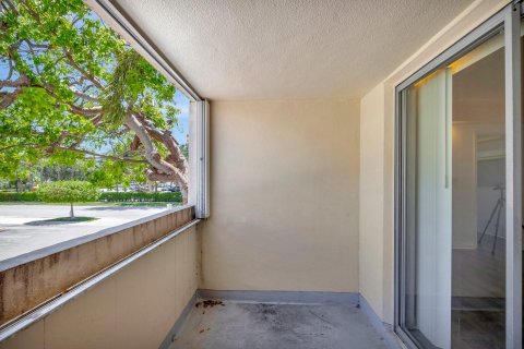 Condo in Pompano Beach, Florida, 2 bedrooms  № 1186361 - photo 15