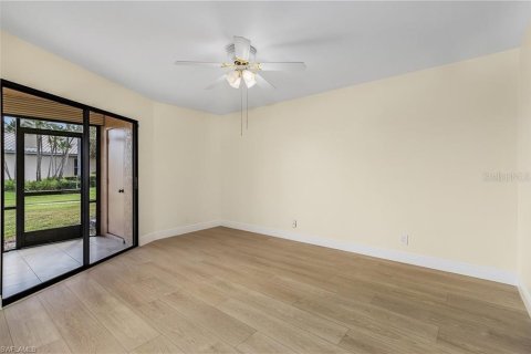 Condo in North Fort Myers, Florida, 2 bedrooms  № 1351432 - photo 12