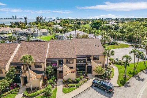 Condo in North Fort Myers, Florida, 2 bedrooms  № 1351432 - photo 17