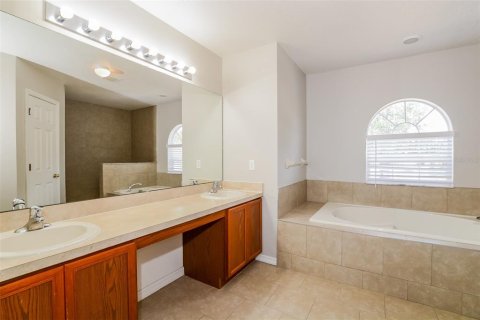 Villa ou maison à louer à Kissimmee, Floride: 4 chambres, 272.3 m2 № 1351431 - photo 12