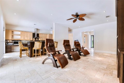 Villa ou maison à vendre à Miami, Floride: 4 chambres, 282.61 m2 № 1394697 - photo 4