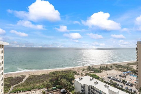 Copropriété à vendre à Pompano Beach, Floride: 2 chambres, 104.05 m2 № 952434 - photo 2