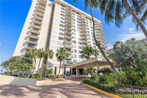 Condominio en venta en Pompano Beach, Florida, 2 dormitorios, 104.05 m2 № 952434 - foto 16