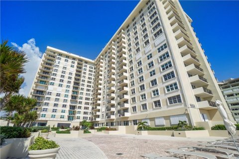 Copropriété à vendre à Pompano Beach, Floride: 2 chambres, 104.05 m2 № 952434 - photo 6