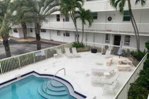 Copropriété à vendre à West Palm Beach, Floride: 2 chambres, 89.93 m2 № 952390 - photo 2