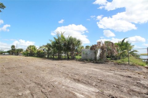 Terrain à vendre à Okeechobee, Floride № 808943 - photo 4
