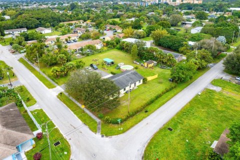 Villa ou maison à vendre à West Palm Beach, Floride: 4 chambres, 167.22 m2 № 952060 - photo 30