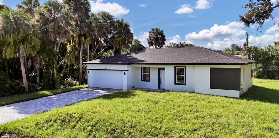 House in Port Charlotte, Florida 4 bedrooms, 151.99 sq.m. № 1359803