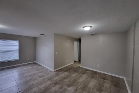 Apartamento en alquiler en Tampa, Florida, 2 dormitorios, 115.38 m2 № 1379679 - foto 7