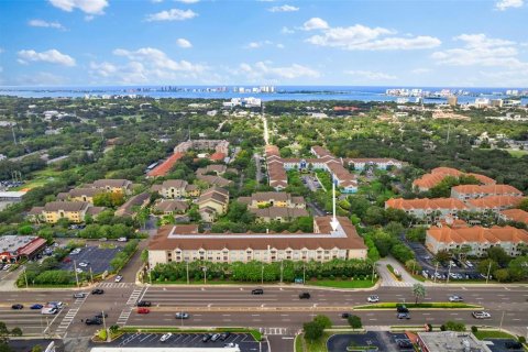 Condo in Clearwater, Florida, 1 bedroom  № 1379681 - photo 1