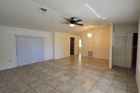 Casa en alquiler en Clearwater, Florida, 3 dormitorios, 140.19 m2 № 1379680 - foto 2