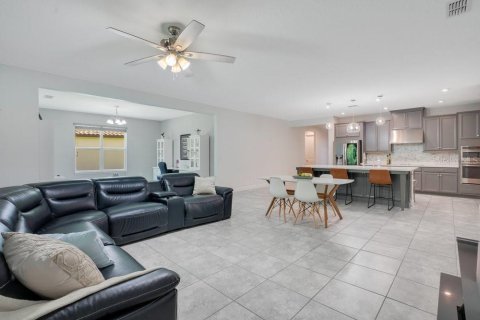 Villa ou maison à vendre à Kissimmee, Floride: 4 chambres, 271.27 m2 № 1288753 - photo 3