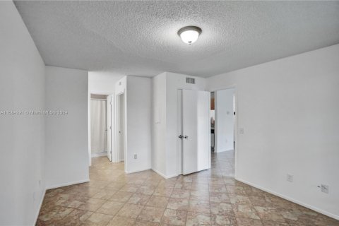 Copropriété à vendre à Pompano Beach, Floride: 1 chambre, 57.6 m2 № 1168322 - photo 26