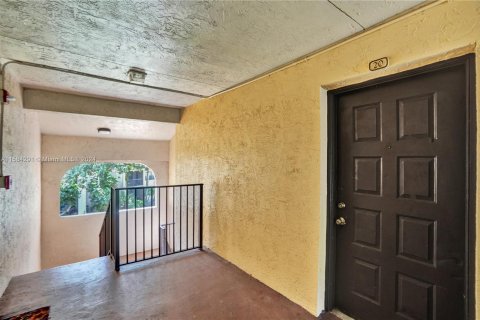 Condominio en venta en Pompano Beach, Florida, 1 dormitorio, 57.6 m2 № 1168322 - foto 10
