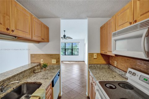 Condominio en venta en Pompano Beach, Florida, 1 dormitorio, 57.6 m2 № 1168322 - foto 20