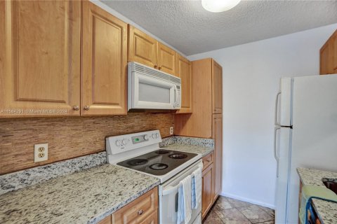 Condominio en venta en Pompano Beach, Florida, 1 dormitorio, 57.6 m2 № 1168322 - foto 21