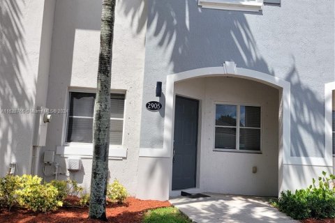 Townhouse in Homestead, Florida 2 bedrooms, 108.32 sq.m. № 1288939 - photo 2