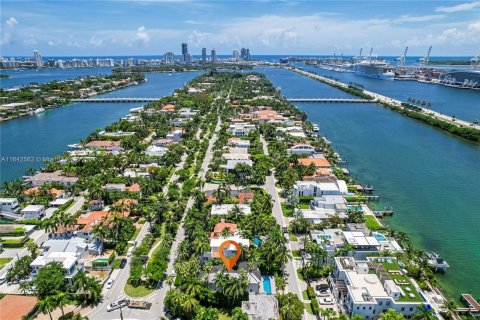 Casa en venta en Miami Beach, Florida, 4 dormitorios, 299.8 m2 № 1321329 - foto 30