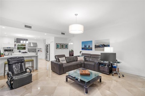 Casa en venta en Miami Beach, Florida, 4 dormitorios, 299.8 m2 № 1321329 - foto 12