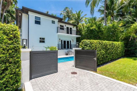 Villa ou maison à vendre à Miami Beach, Floride: 4 chambres, 299.8 m2 № 1321329 - photo 29