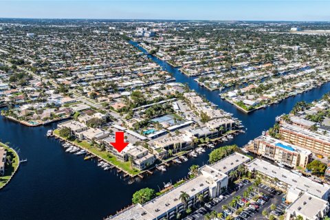 Condominio en venta en Pompano Beach, Florida, 2 dormitorios, 108.7 m2 № 978636 - foto 13