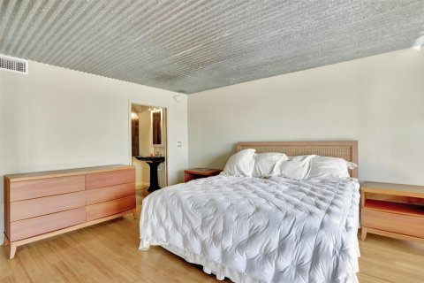 Condominio en venta en Pompano Beach, Florida, 2 dormitorios, 108.7 m2 № 978636 - foto 29