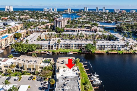 Condominio en venta en Pompano Beach, Florida, 2 dormitorios, 108.7 m2 № 978636 - foto 7