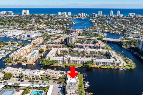 Condominio en venta en Pompano Beach, Florida, 2 dormitorios, 108.7 m2 № 978636 - foto 11