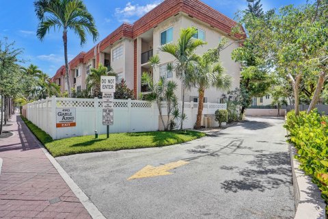 Copropriété à vendre à Fort Lauderdale, Floride: 2 chambres, 95.69 m2 № 1175339 - photo 2