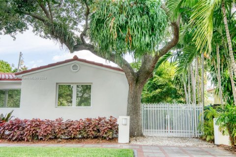 Villa ou maison à vendre à Miami Springs, Floride: 3 chambres, 153.47 m2 № 1138922 - photo 8