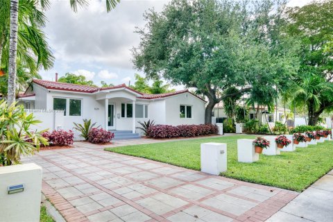 Villa ou maison à vendre à Miami Springs, Floride: 3 chambres, 153.47 m2 № 1138922 - photo 4